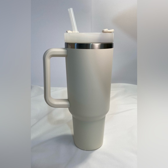 Stanley 40 oz Cream OG Quencher - Picture 2 of 10